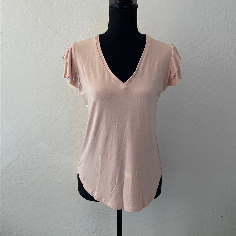 House of Harlow Flutter sleeve v neck t-shirt NWOT Medium